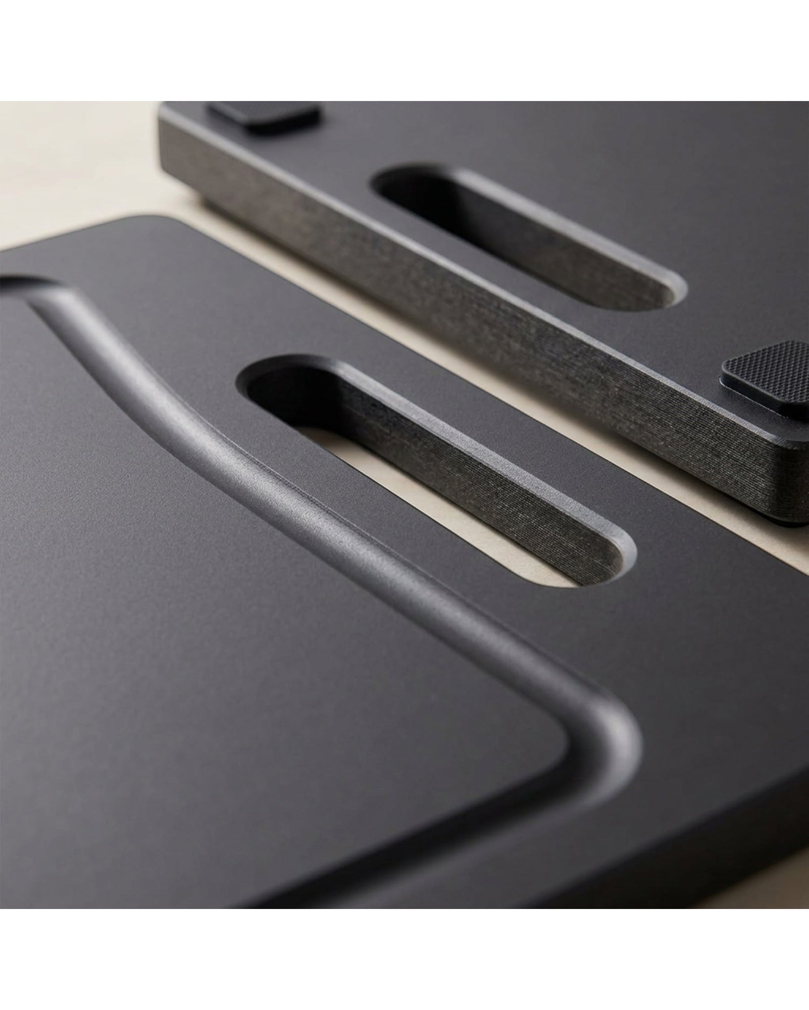Thwgf Dual-Slot Paper Composite Cutting Board 38 x 27 cm Charcoal - Detail view